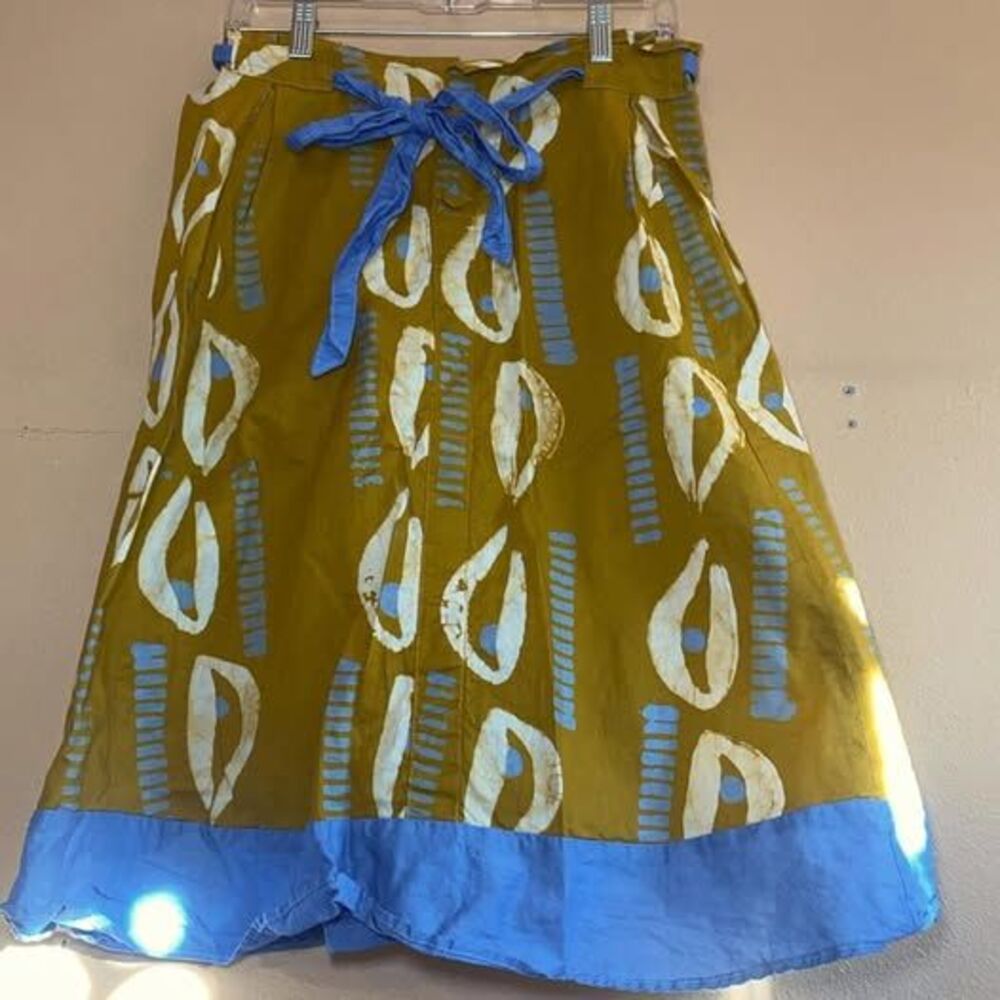 Gently Used Yellow Blue Skirt Missing Button - Size Large